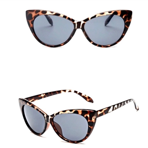 Polarized Cat-Eye Sunglasses (Last Pair) - Picture 2 of 4